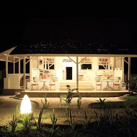 Gazebo Meno Hotel Гили Мено Екстериор снимка