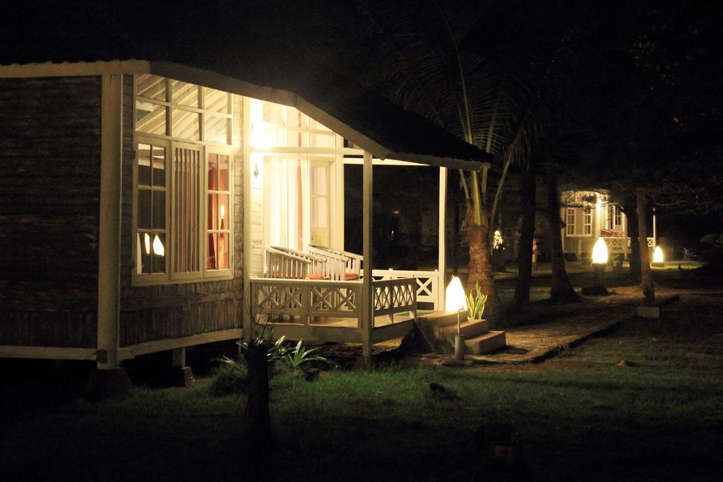 Gazebo Meno Hotel Гили Мено Стая снимка