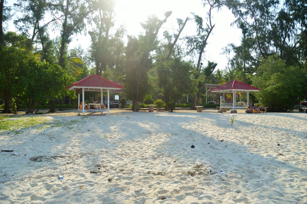 Gazebo Meno Hotel Гили Мено Екстериор снимка